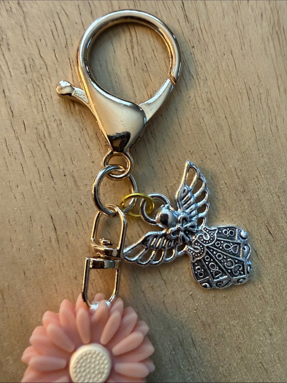 Peach Daisy Bead Key & Card Holder Charm - Picture 4 of 12